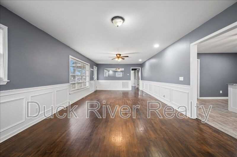 406 7th St - Photo 5 of 21