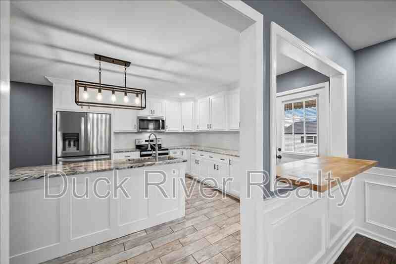 406 7th St - Photo 6 of 21
