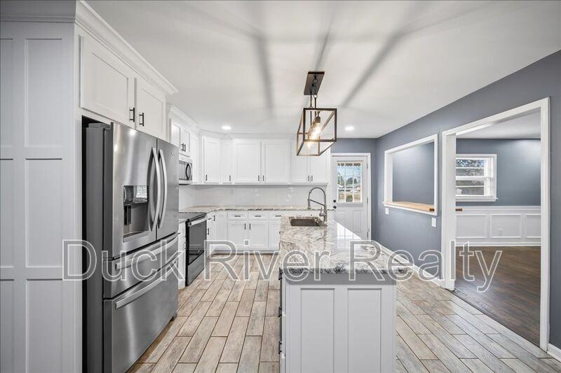 406 7th St - Photo 7 of 21