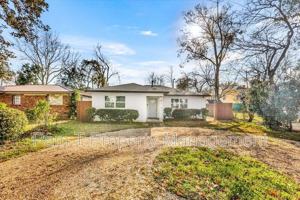 featured image of 511 E 32nd St