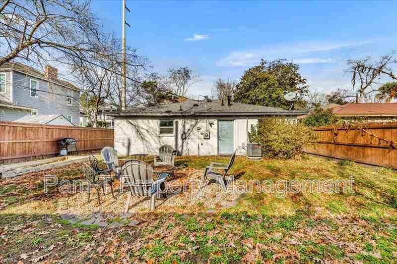 511 E 32nd St - Photo 6 of 22