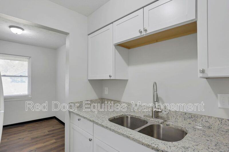 1442 Tiki Ln #3 - Photo 5 of 17