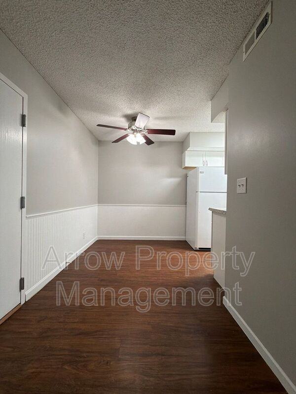 3405 Holdrege St #308 - Photo 2 of 13