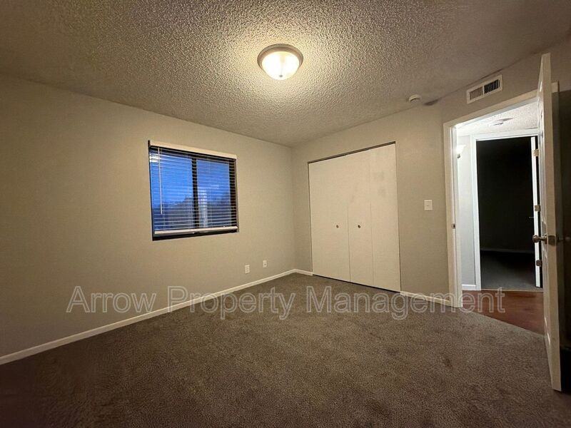 3405 Holdrege St #308 - Photo 7 of 13