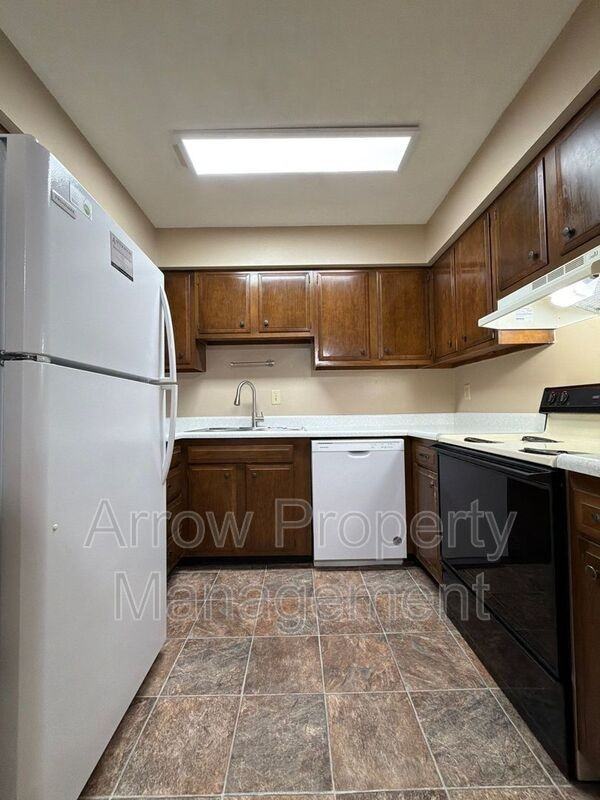 3831 S 46th St #2 - Photo 3 of 12