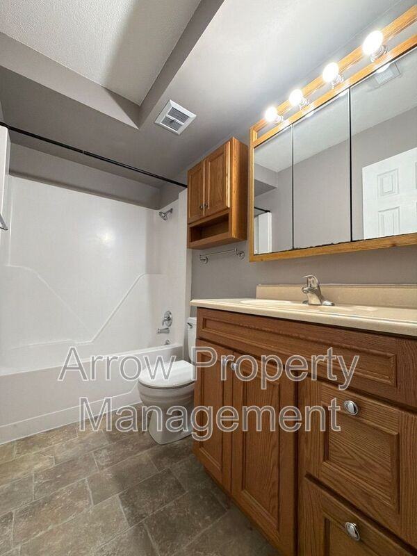 3831 S 46th St #2 - Photo 5 of 12