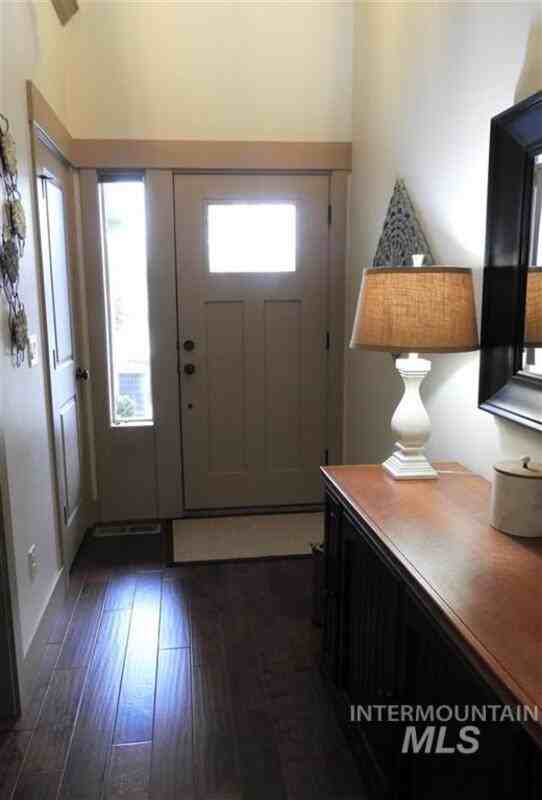 2084 W Pine Ave - Photo 2 of 12