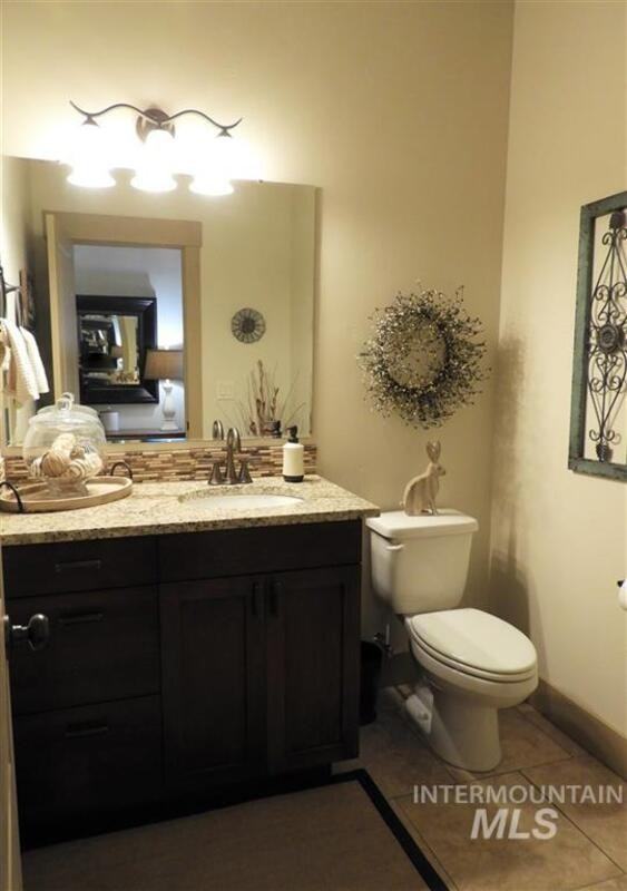 2084 W Pine Ave - Photo 5 of 12