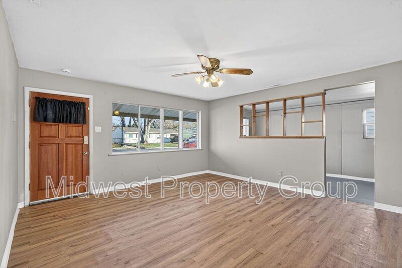 4315 Heath Dr - Photo 4 of 26