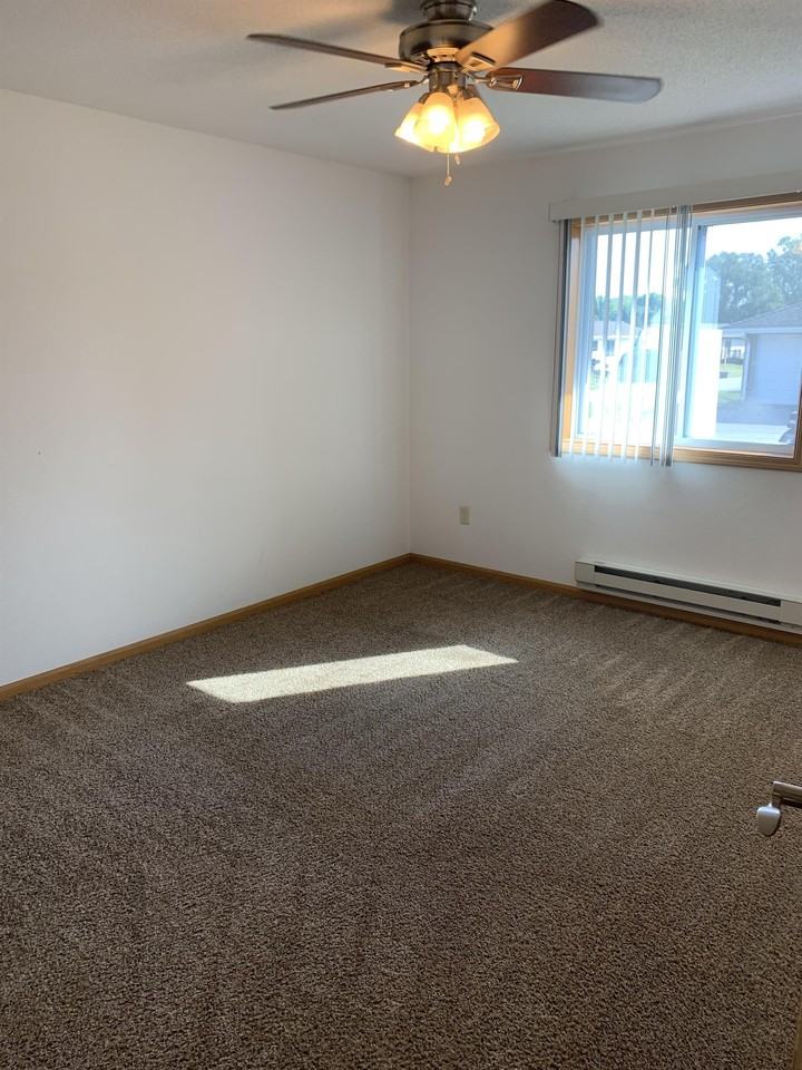 Cardinal Apartments - Photo 5 of 26