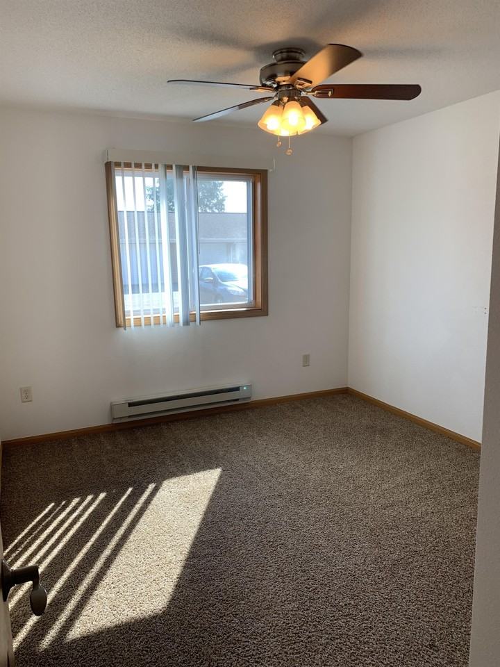 Cardinal Apartments - Photo 6 of 26