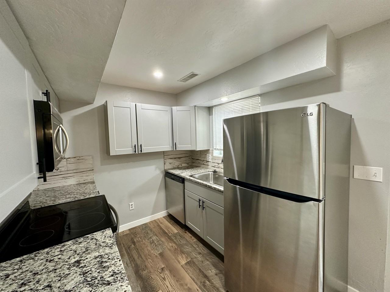 8324 S Carmen Ct - ELB - Photo 2 of 18