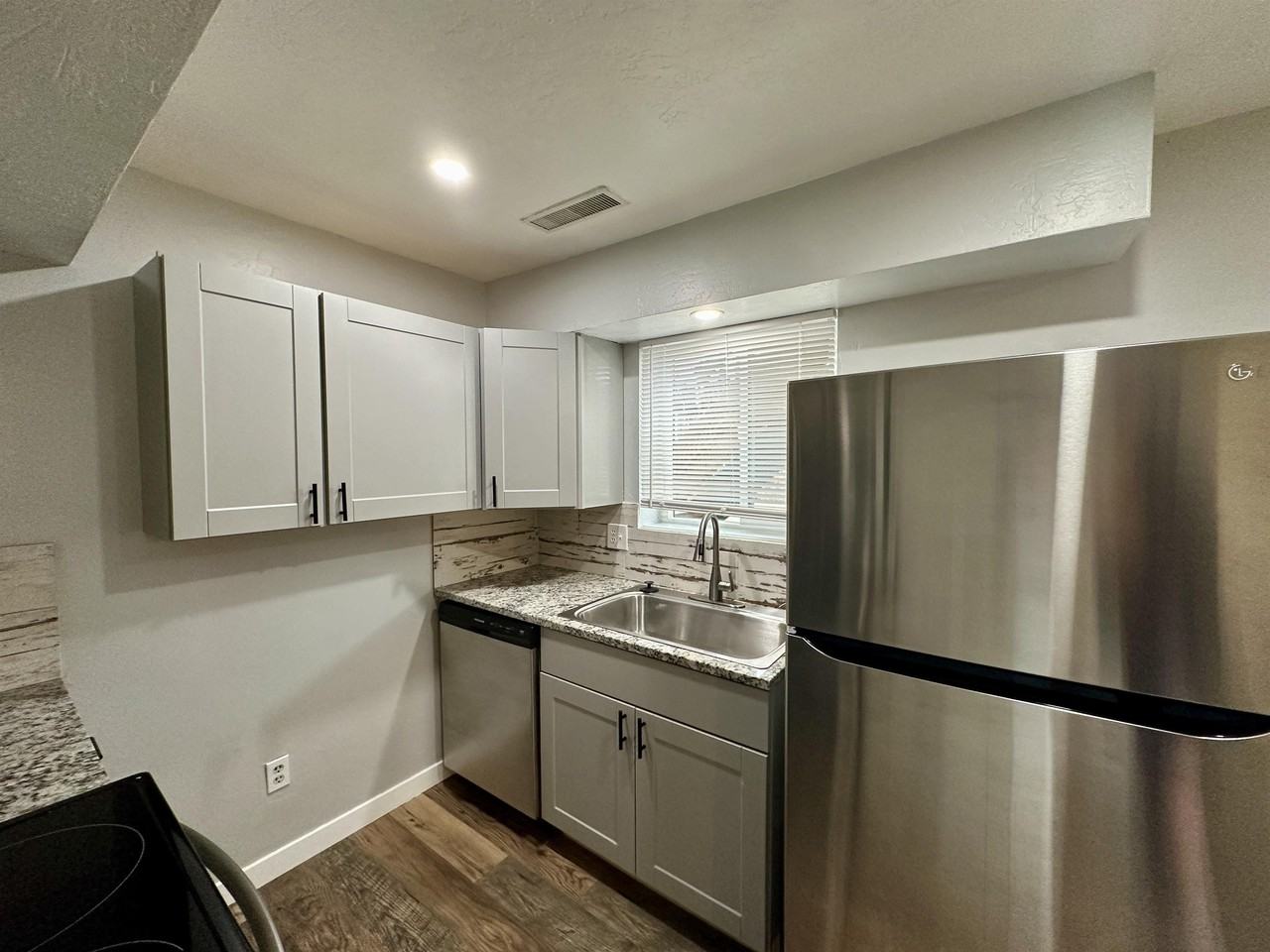 8324 S Carmen Ct - ELB - Photo 4 of 18