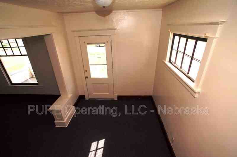 1474 Spencer St - Photo 7 of 35