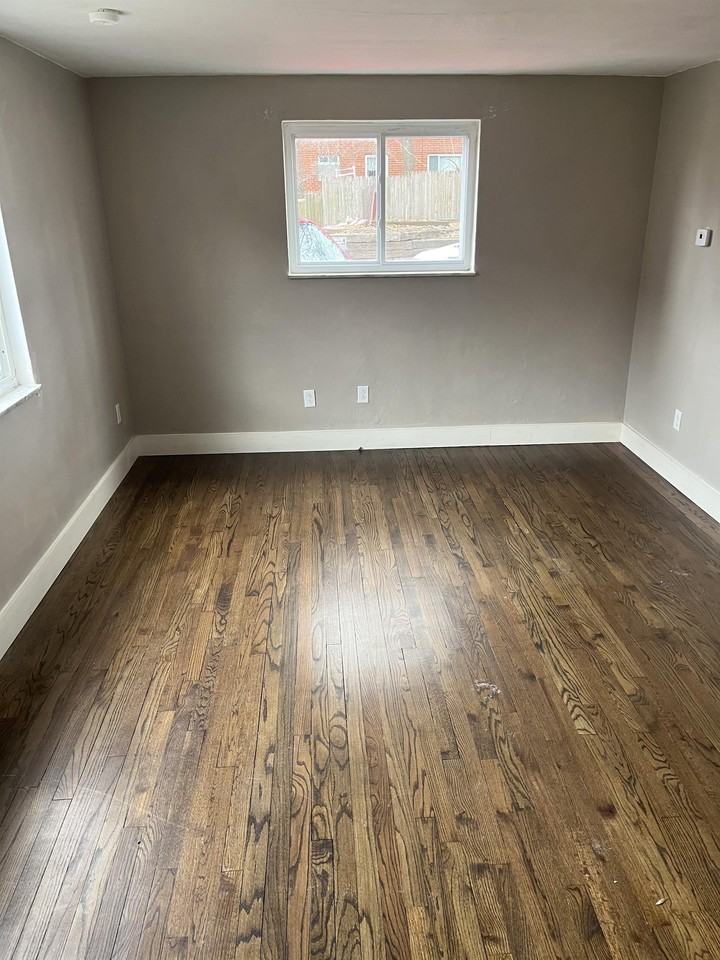 7924 Edgewood Avenue - Photo 3 of 9