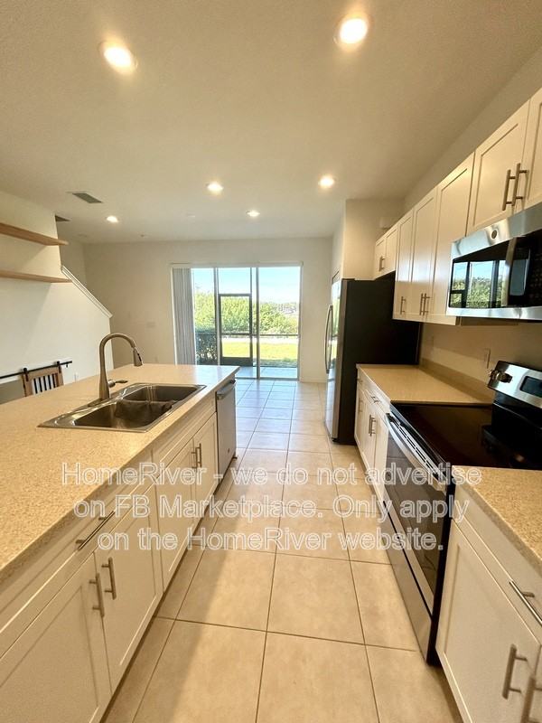 8667 Canyon Creek Trl - Photo 4 of 35
