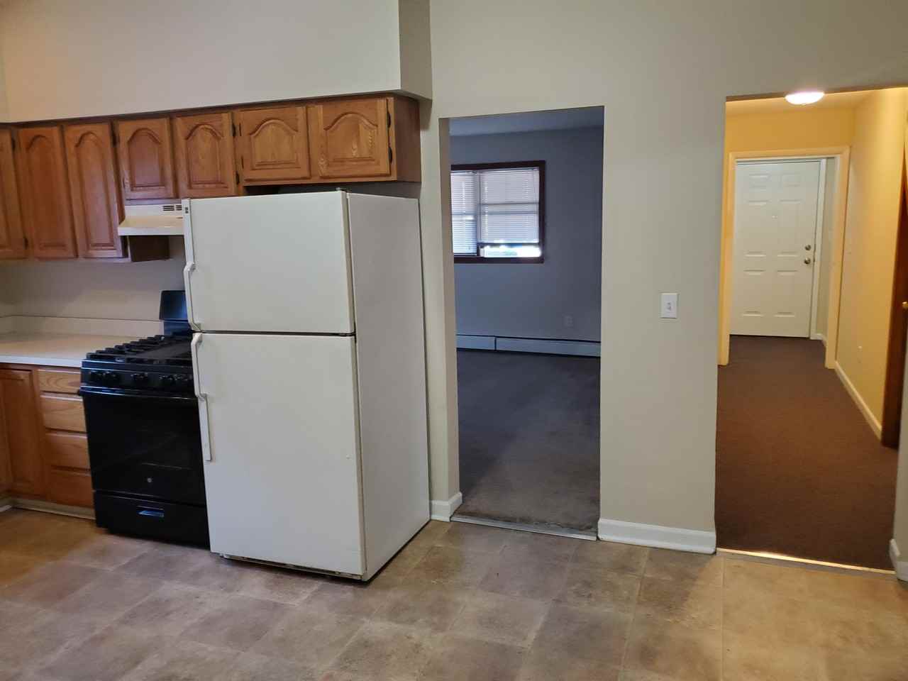 124 N. Summit St. - Photo 4 of 28