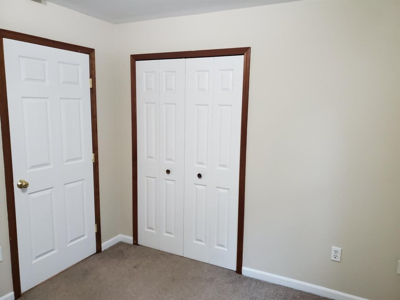 124 N. Summit St. - Photo 5 of 28