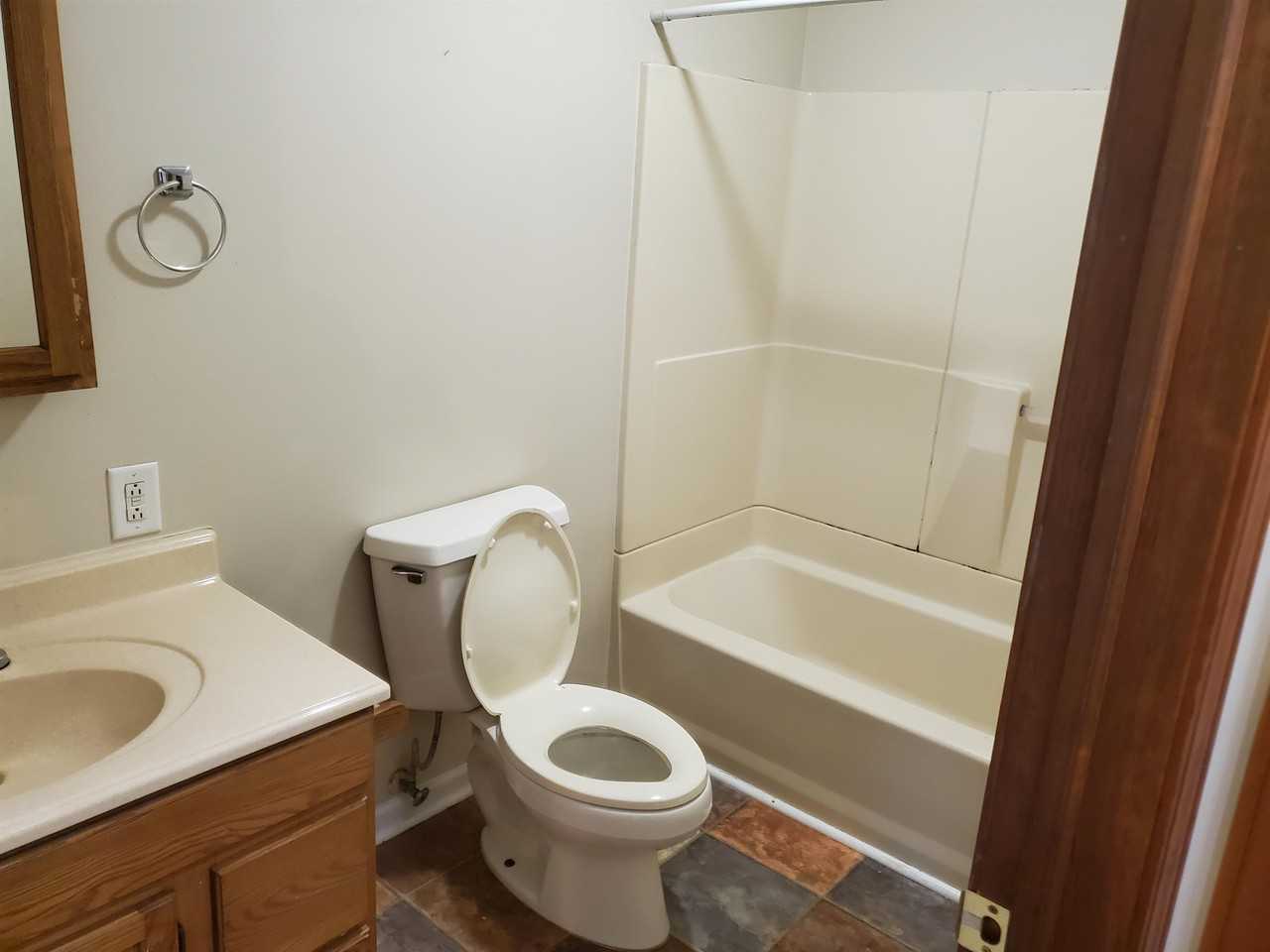 124 N. Summit St. - Photo 7 of 28