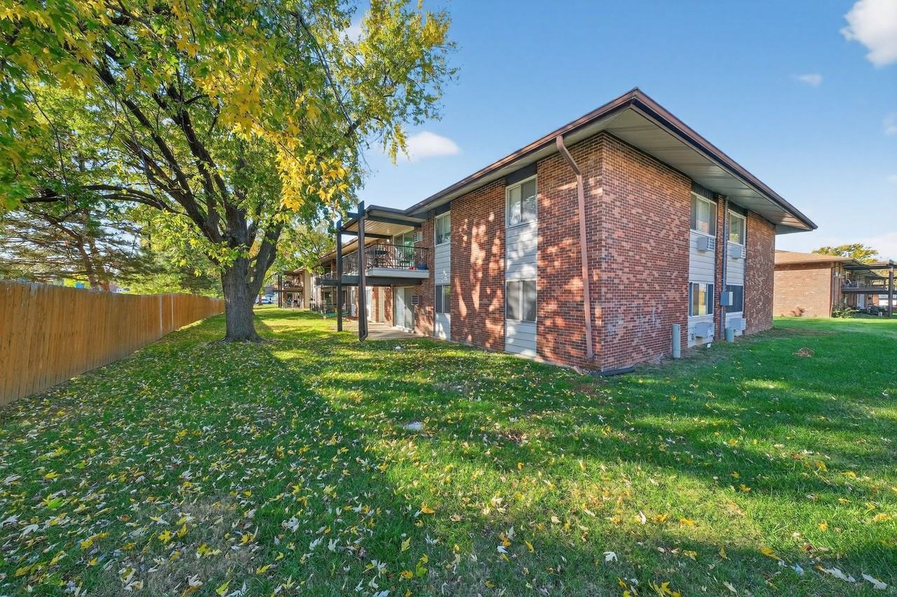 8727 Sieloff Dr - Photo 5 of 26