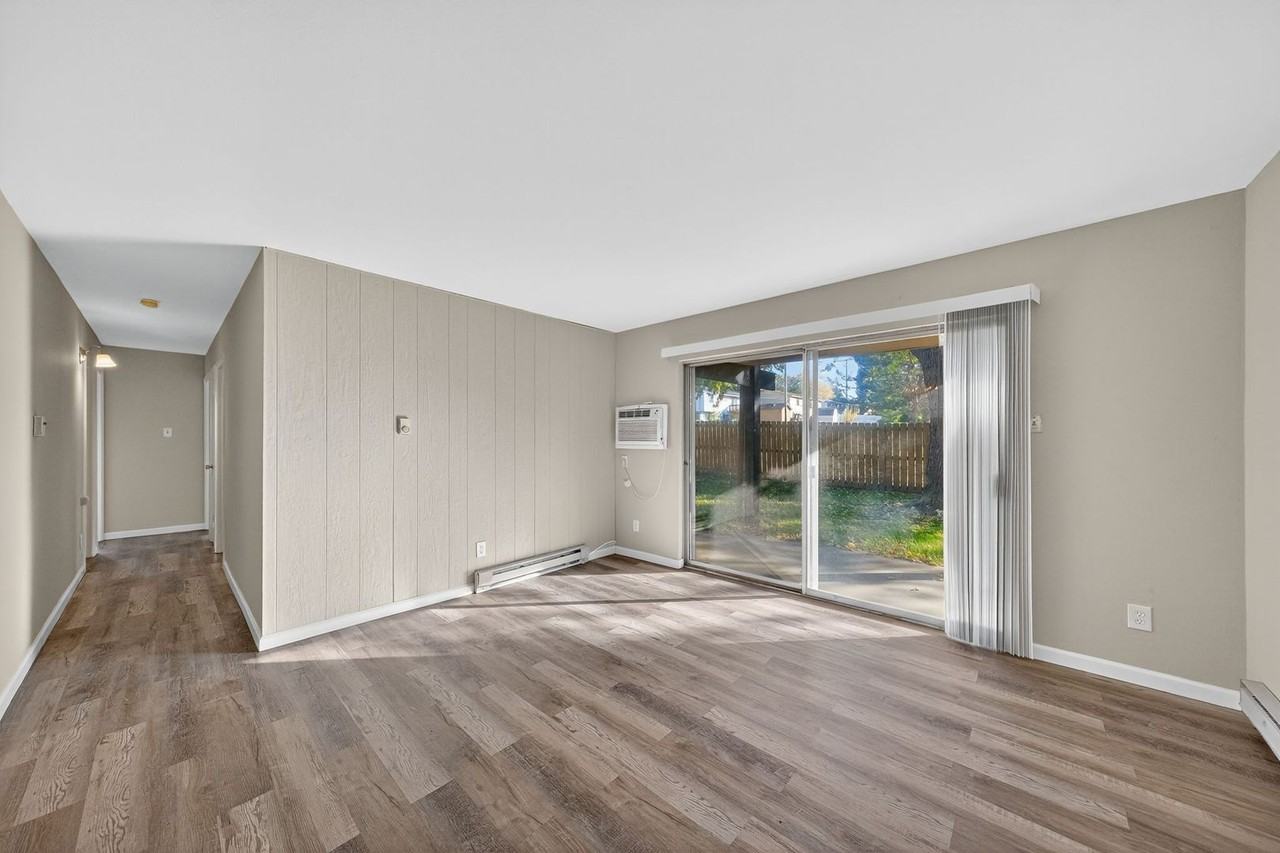 8727 Sieloff Dr - Photo 7 of 26