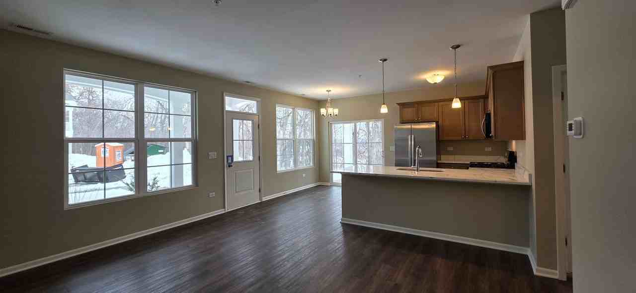 380 Timber Pointe Dr - Photo 6 of 22