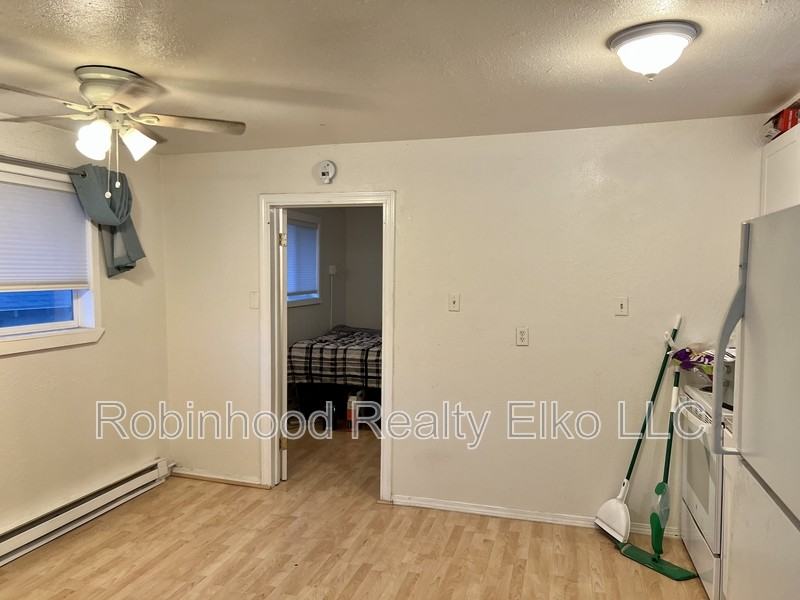 756 1/2 Maple St - Photo 5 of 13