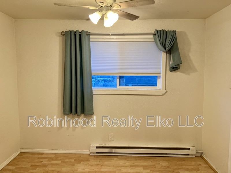 756 1/2 Maple St - Photo 7 of 13