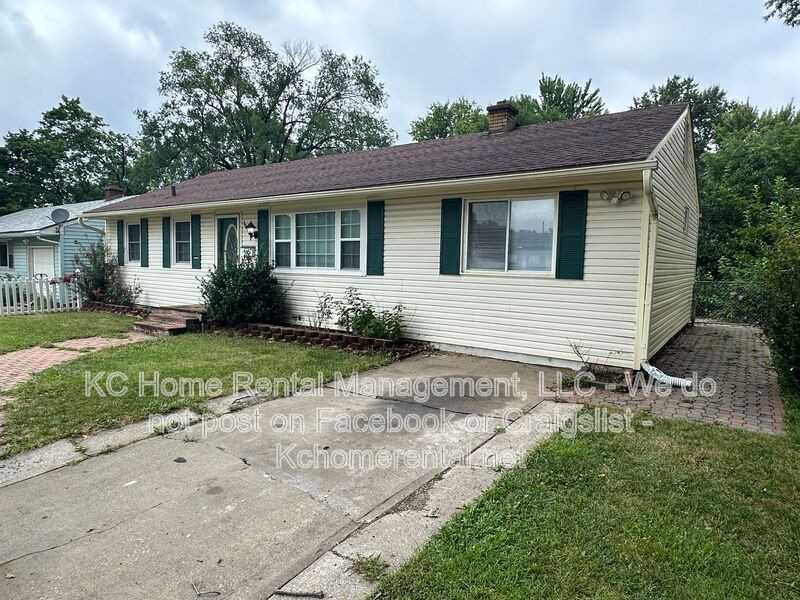 10700 E 28th Ter S - Photo 2 of 45