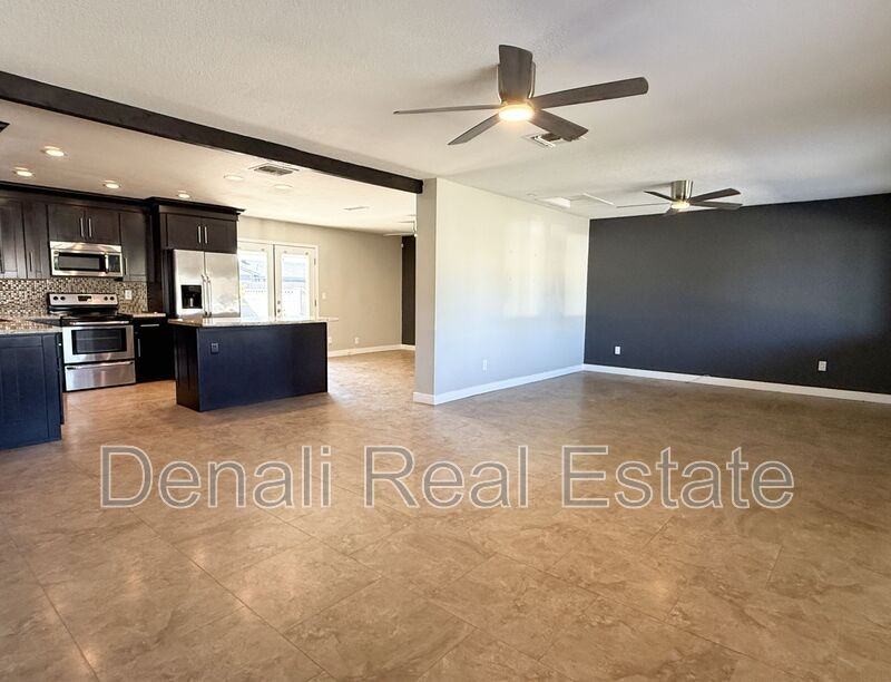 7413 E Roosevelt St - Photo 4 of 27