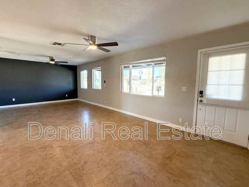 7413 E Roosevelt St - Photo 5 of 27