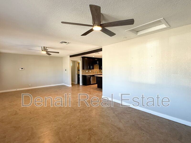 7413 E Roosevelt St - Photo 7 of 27