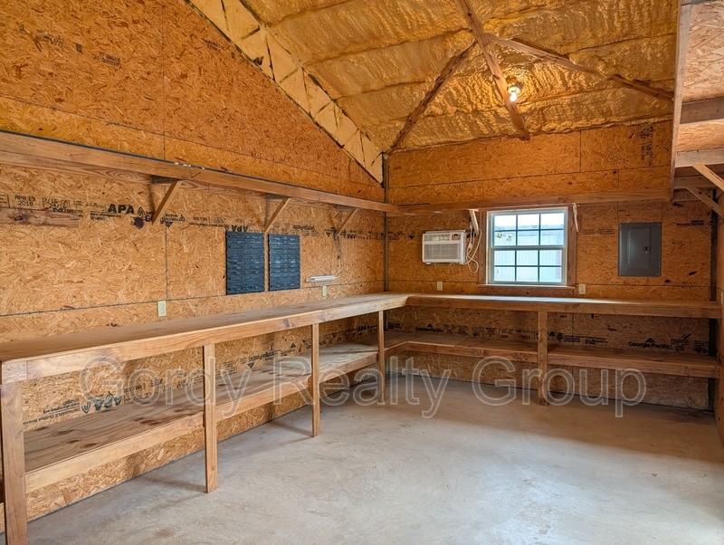 2863 Gardenview Rd - Photo 4 of 14