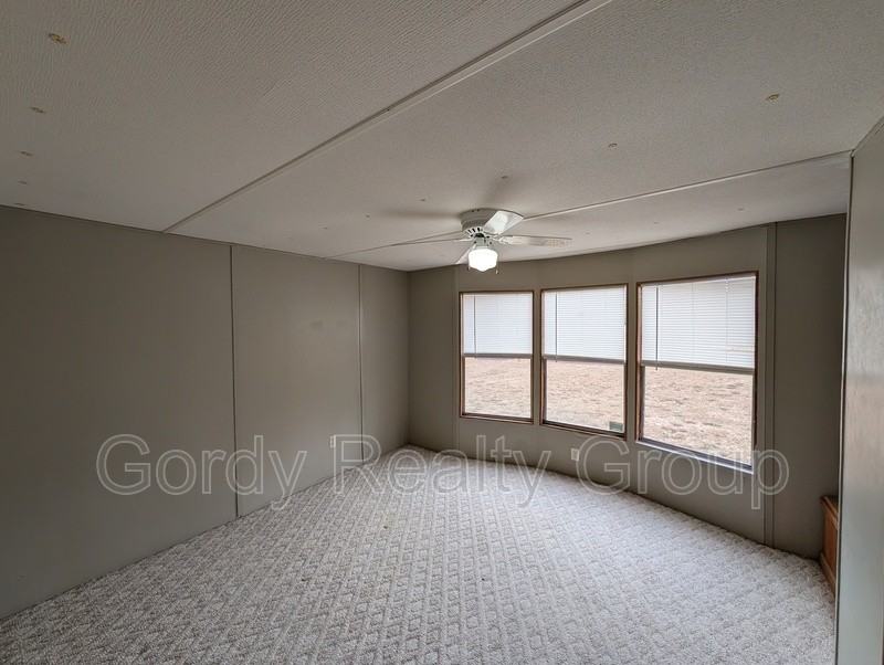 2863 Gardenview Rd - Photo 5 of 14