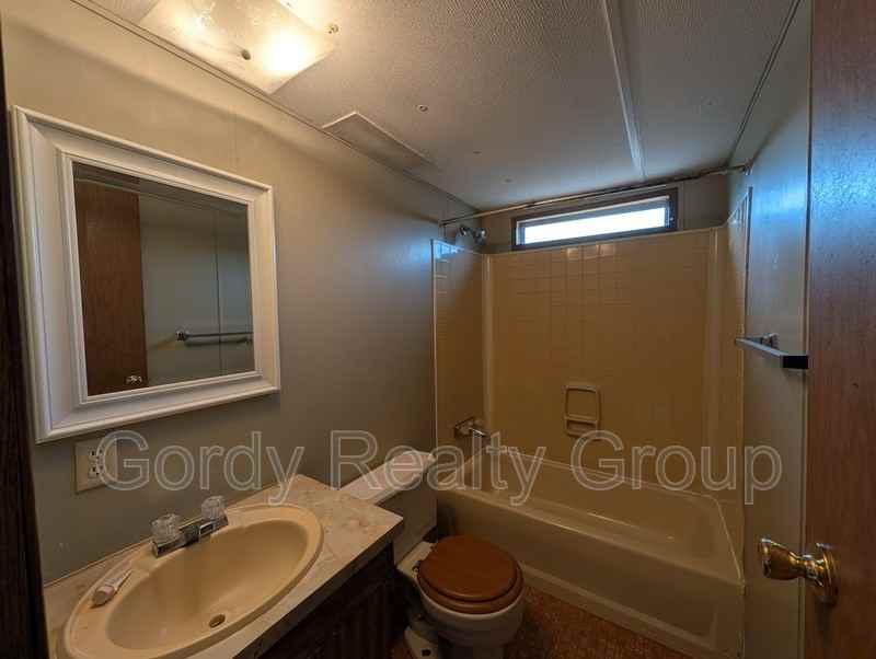 2863 Gardenview Rd - Photo 6 of 14