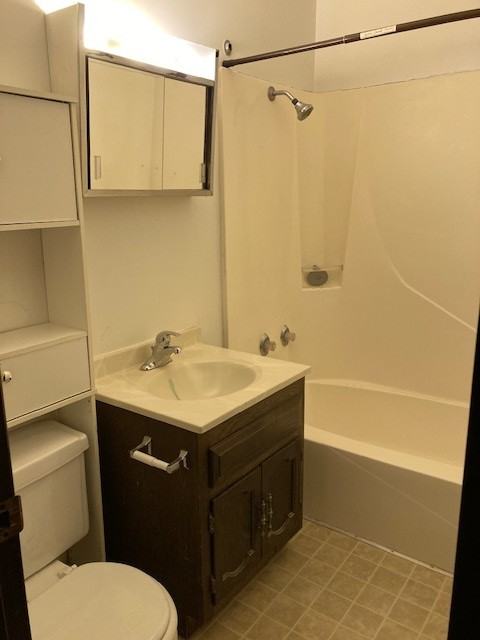 1802 W 38th St - Photo 7 of 8