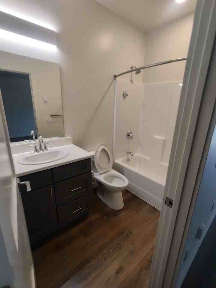 402 North River Street - Photo 3 of 6