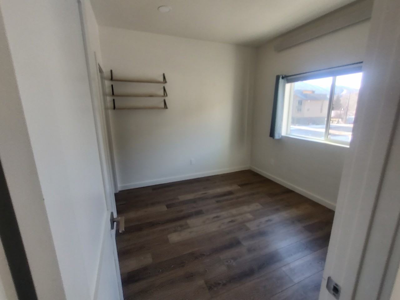 402 North River Street - Photo 4 of 6