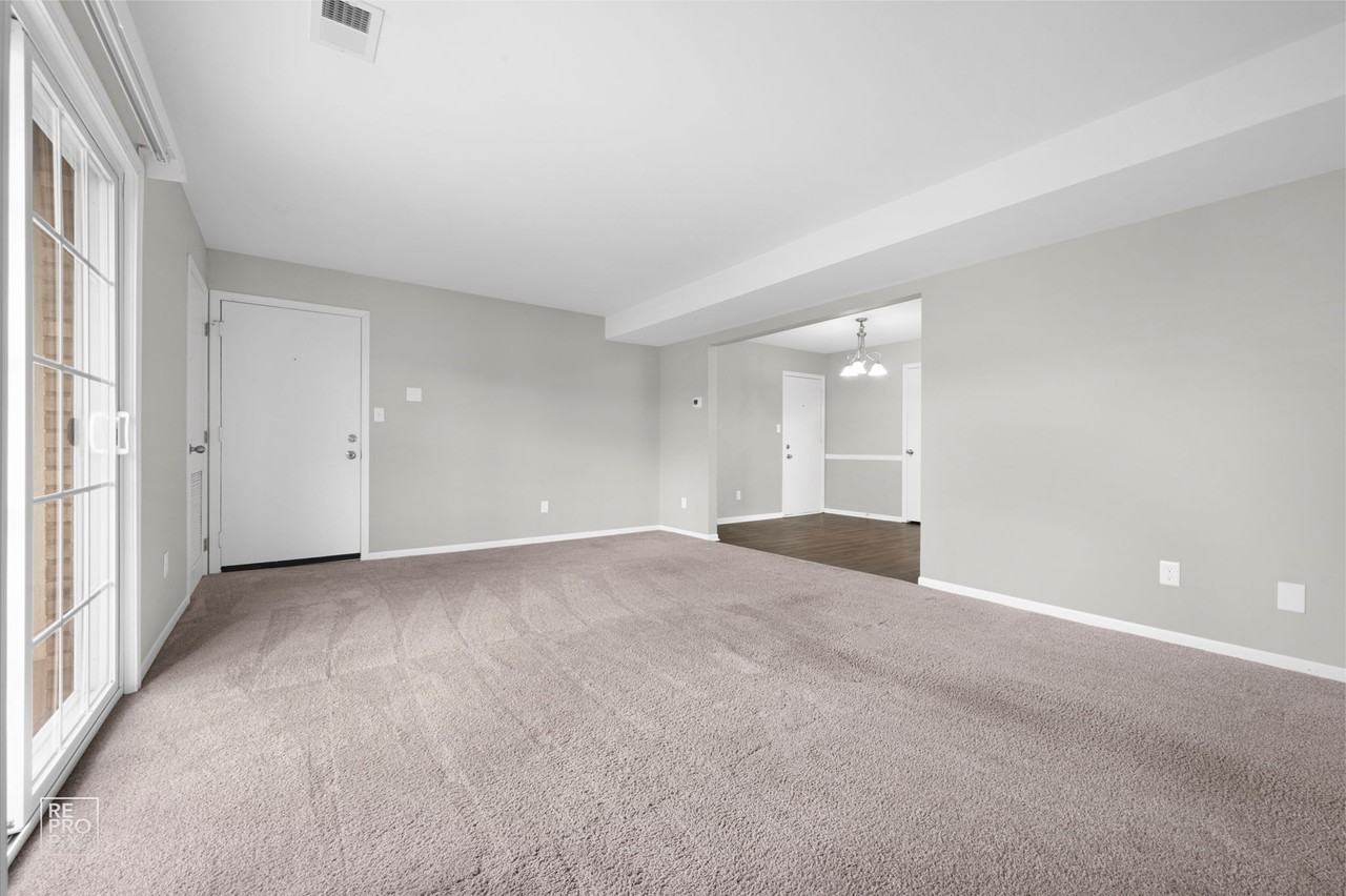 2405 Ashland Circle - Photo 3 of 15