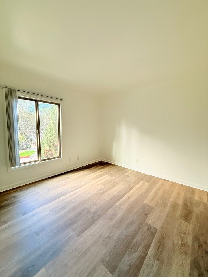 2126 Castillo - Photo 4 of 8