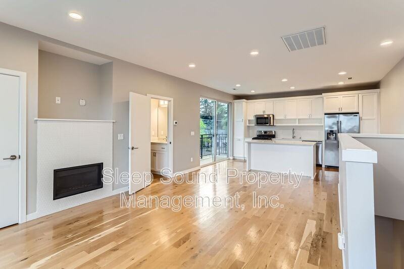 1030 N Ainsworth St - Photo 3 of 13