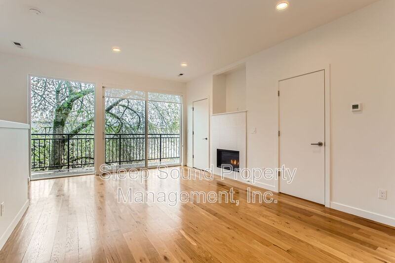 1030 N Ainsworth St - Photo 5 of 13