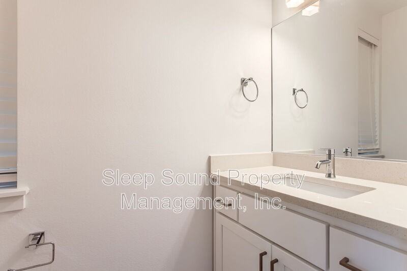 1030 N Ainsworth St - Photo 7 of 13