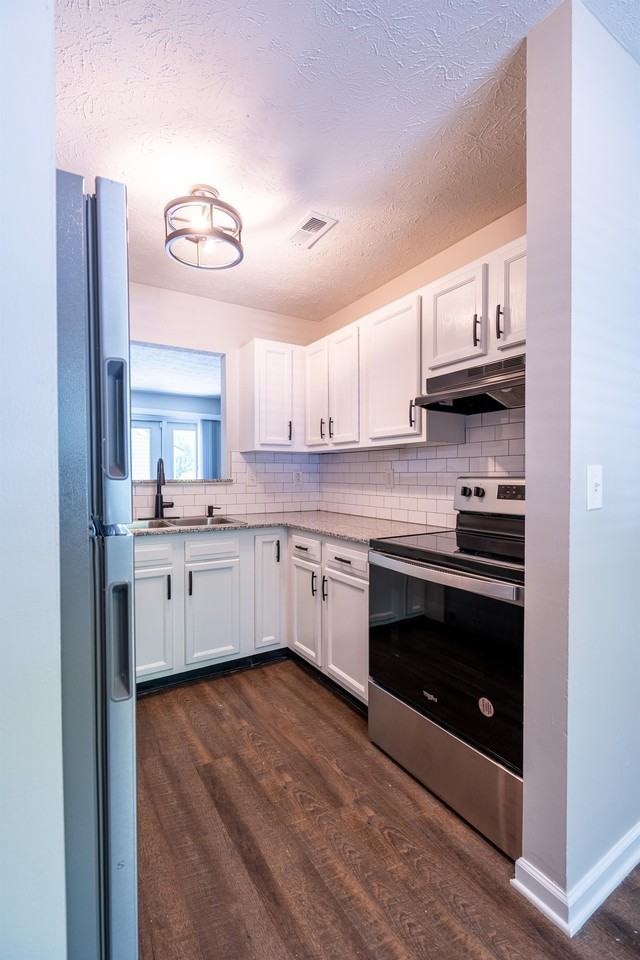 Talbott - Photo 2 of 44