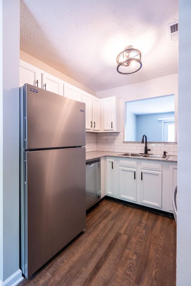 Talbott - Photo 3 of 44