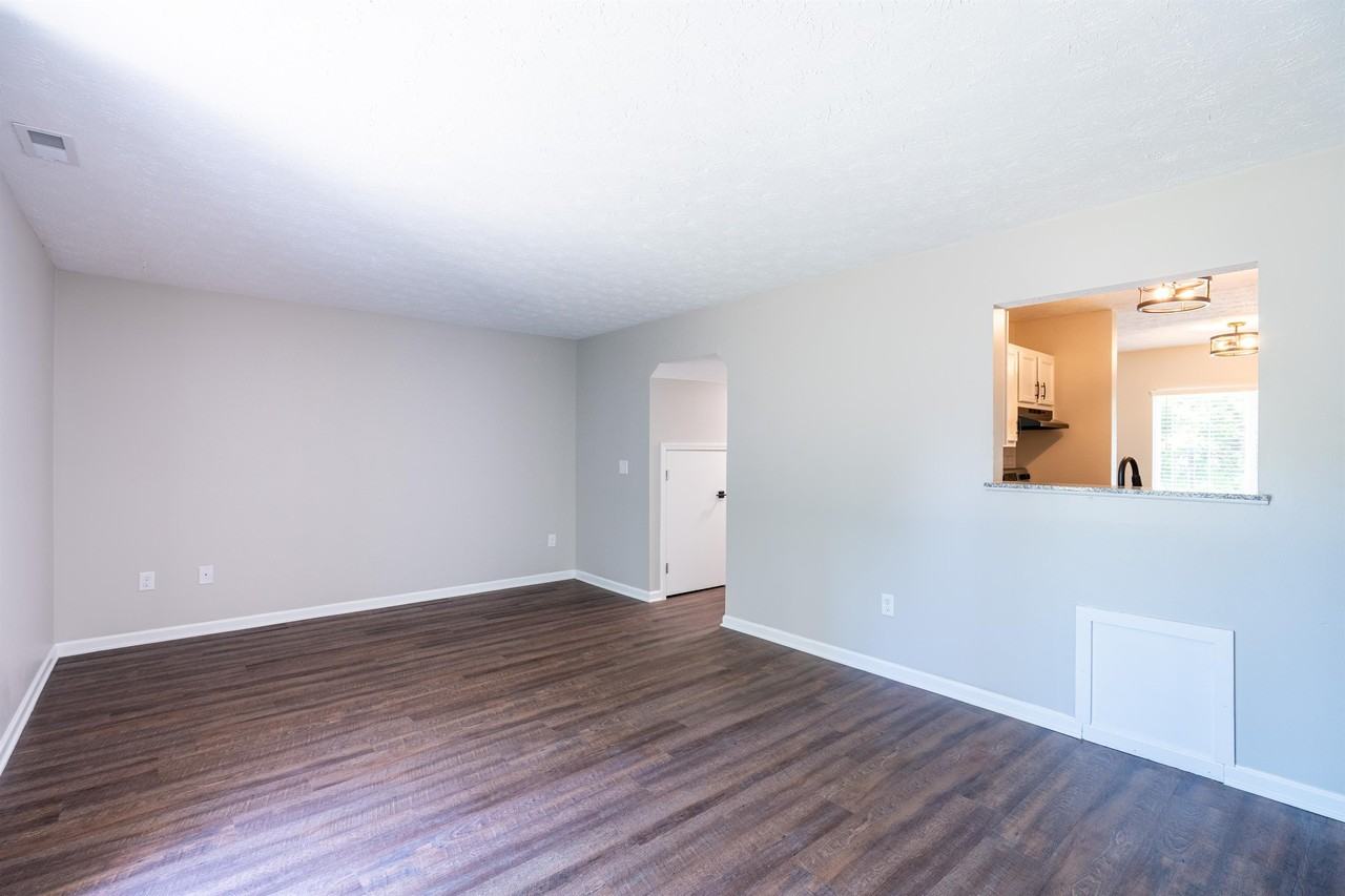 Talbott - Photo 6 of 44