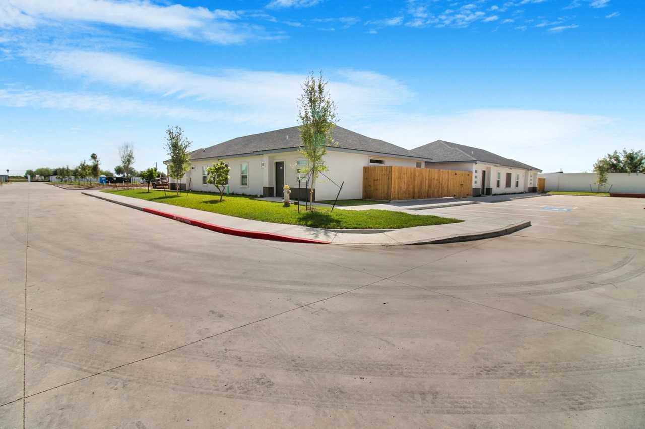 1413 North Inspiration Boulevard - Photo 4 of 31