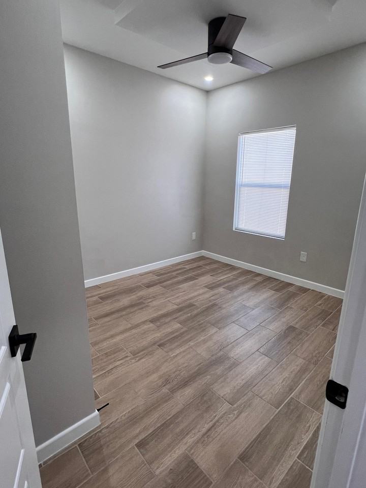 810 South Athol Street - Photo 6 of 19