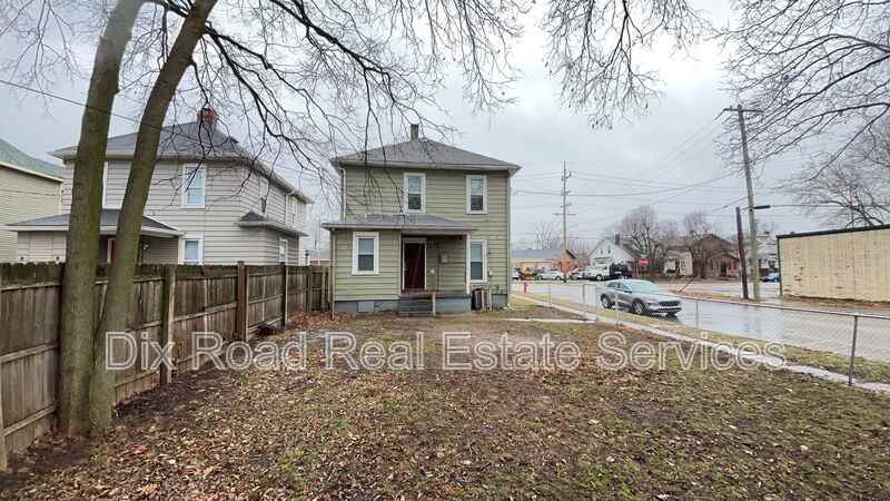 1901 Tytus Ave - Photo 5 of 28