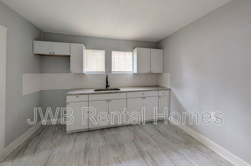 111 W 36th St - Photo 4 of 15